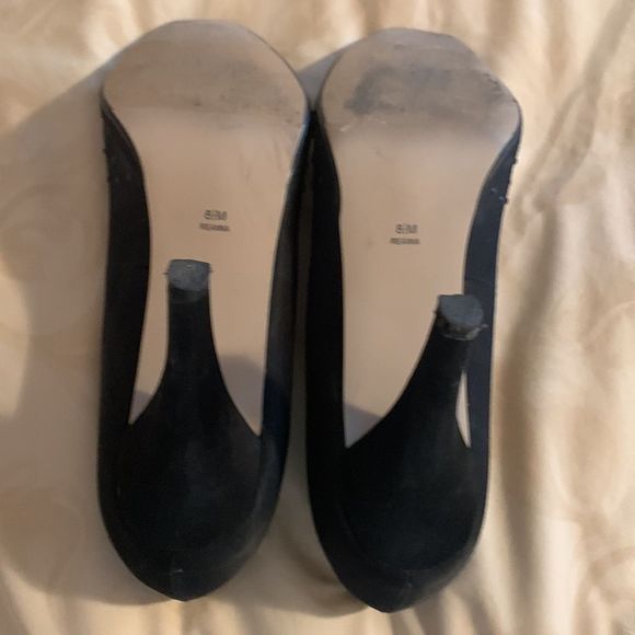 Black Fabric Sequinned Pumps - Picture 3 of 3